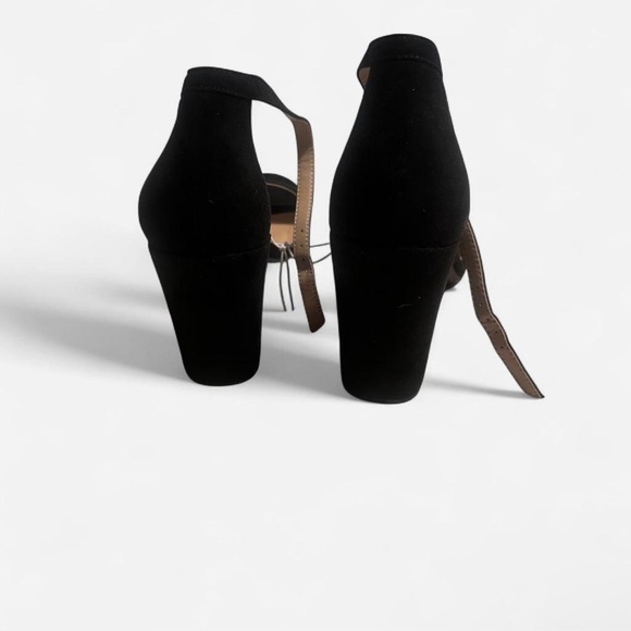 Elegant Black Women's Heels - Picture 3 of 5